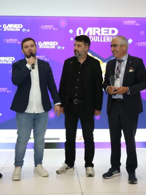 Gelecek Vadeden Tasarımcı Ödülü Hackathon jürisi